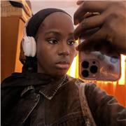 Estudiante universitaria, con nivel avanzado de inglés. Me gustaría dar clases a niños de primaria y de la ESO.